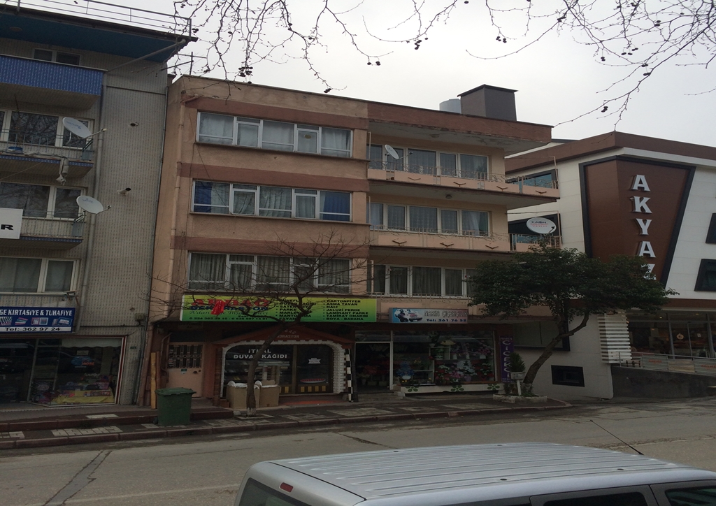 Davutkadı İlkokul Karşısı Cadde Üzeri 4.5 Katlı Bina